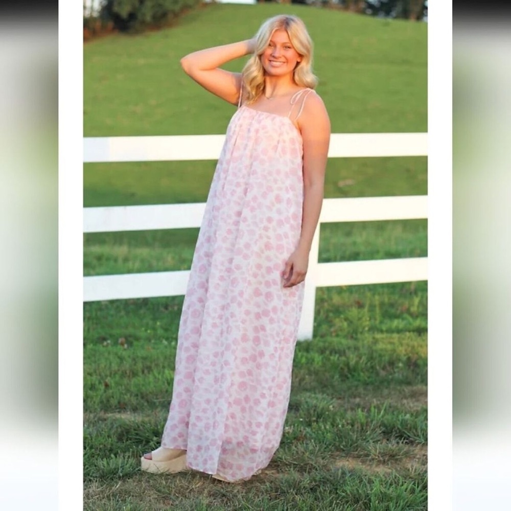 NWT Storia Floral Maxi Dress